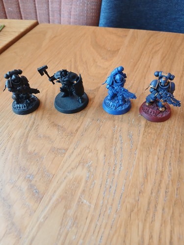 Warhammer figures plus box - warhammer, box.