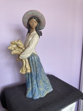 Lladro Nao "Woman with Wheat"