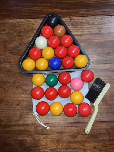 Snooker balls triangle - x, 28