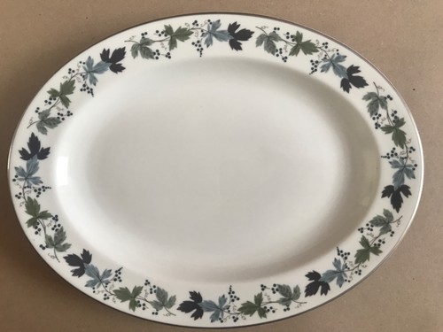 Royal doulton burgundy serving - royal,