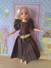 PEDIGREE VINTAGE SINDY - PREMIERE NIGHT (1984) DRESS 43024. EXCELLENT (NO DOLL).