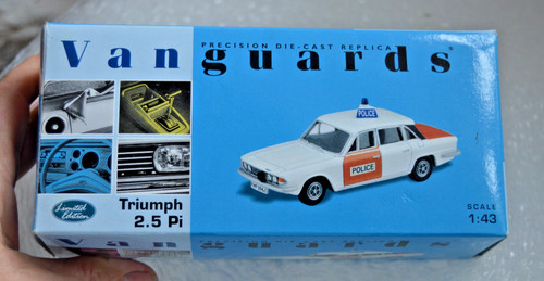 Vanguards va08201 triumph - 1/43,