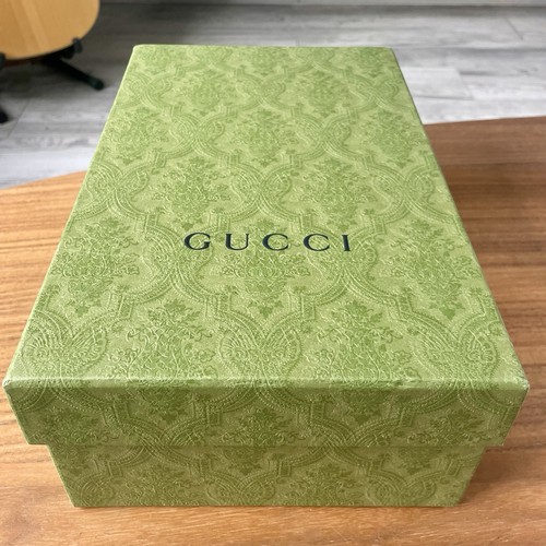 Gucci green embossed - gucci,