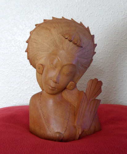 Hand carved wooden sculpture - wooden,