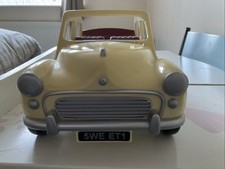Sylvanian Vintage Cream Morris Minor Family Car With Tow Bar