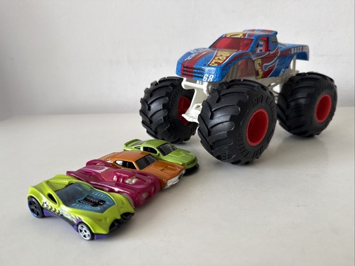 Hot wheels monster trucks - hot,