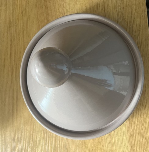 Vintage round casserole - , dish