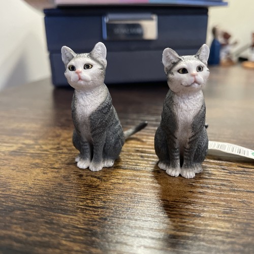 Schleich cat sitting figure - cat,
