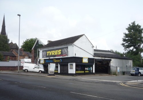 Photo 6x4 tyre fitters - fitters, on