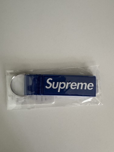 Supreme webbing keychain blue - supreme,