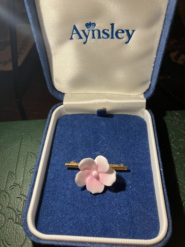 Vintage aynsley flower - aynsley, brooch