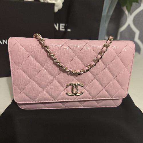 Chanel pink quilted leather - pink,