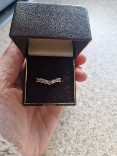 Stunning 9ct gold - gold, wishbone