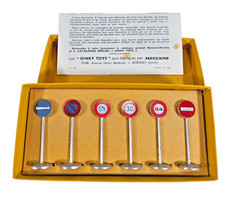 Dinky Toys 590 Original 6 Panneaux de Signalisation  Diecast Road Signes boxed