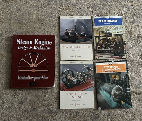 Vintage steam engine - book, lot