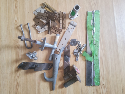 Metal boat bits lot.