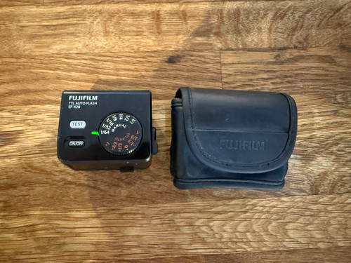 Fuji x20 shoe - flash,
