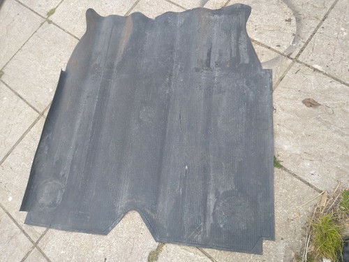 Mercedes w110 fintail boot - boot, mat