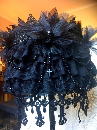 Goth lolita table lamp with
