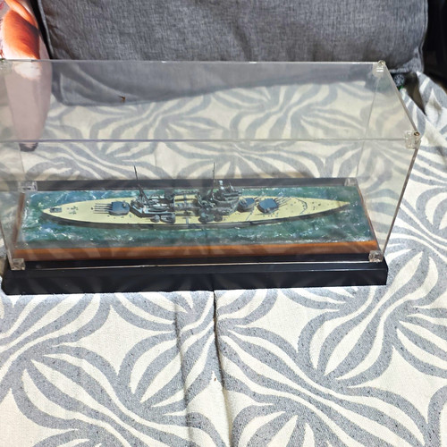 Military ship model battle - ship,