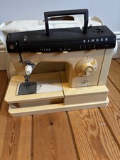 Singer Sewing Machine With