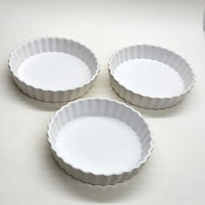 VINTAGE WHITE CERAMIC TART