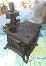 VTG QUEEN Miniature Cast Iron