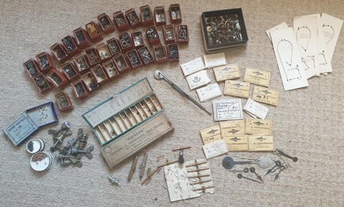 Job lot vintage - job, clock/watch