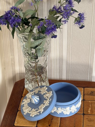 Vintage wedgwood pale - vintage,