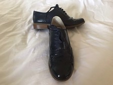LADIES SIZE 5 CLARKS BLUE