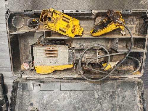 Broken dewalt d25900k - broken, concrete