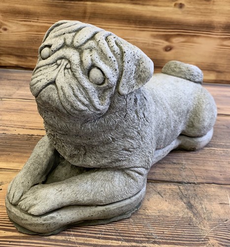 Stone garden large laying - large, pug
