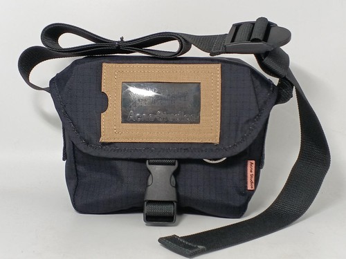 Messenger bag model c10140 - messenger,