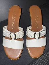 Gorgeous, Pair! Made By