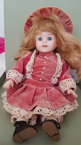Small vintage sitting - vintage,