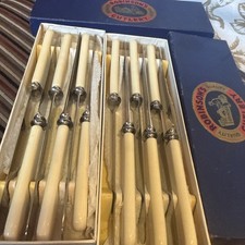 12 X Richardson Dinner Knives
