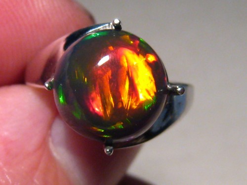 Black welo opal - welo,