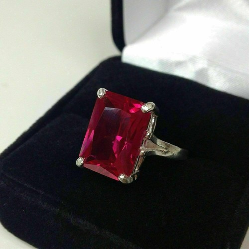 Emerald cut natural - 7.00,