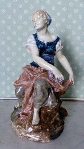 Old earthenware young peasant - old,