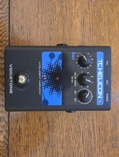 TC-Helicon Voicetone H1 Intelligent Harmony Vocal Processor  and Cables