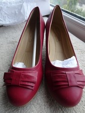 A per of red evening shoes small heel - Footflex by Lotus - size 6 - light wear