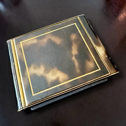 Art deco miracle - compact, made