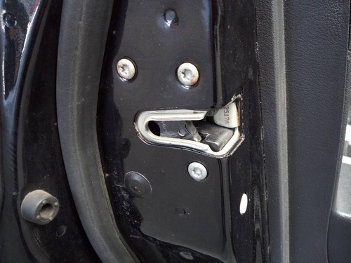Rear left door - rear, lock