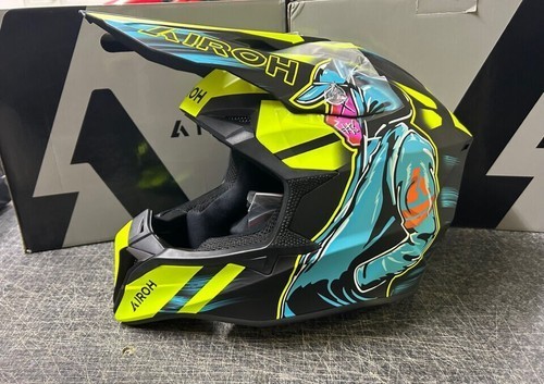 New adult 62cm airoh - new, xl