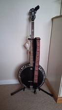 Barnes and Mullins London W pre-owned closed back 5 string banjo 