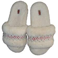 UGG Plush Shearling Slippers - Cream - UK 6 - EU 39   BNWOB