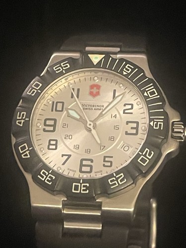 Victorinox swiss army maverick - swiss,