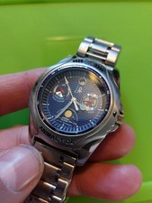 Animal mens surfers against