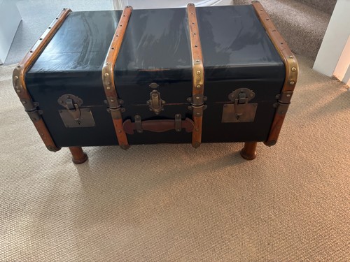 Wooden chest trunk coffee - wooden,