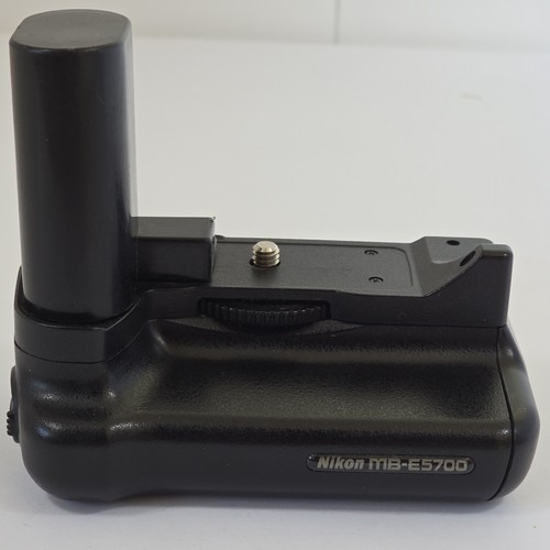 Nikon e5700 battery grip - nikon, mb-e5700